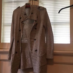 Buttoned sweater grey